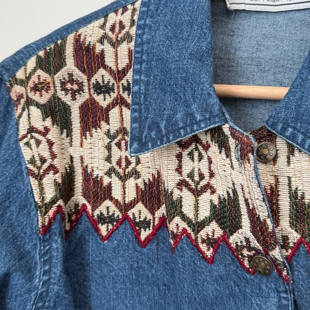 90’ Vintage Blue Denim Jacket with Patterned Accents - Picture 8 of 13